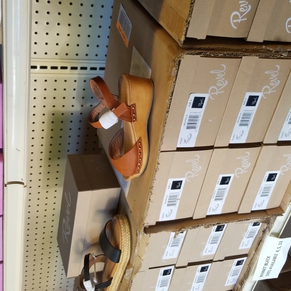 Shoes - Picture 2 of 4